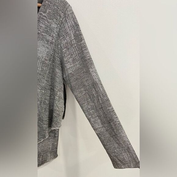 Soft Surroundings Silver Metallic Layered Long Sleeve Blouse. Size Medium - Picture 11 of 11